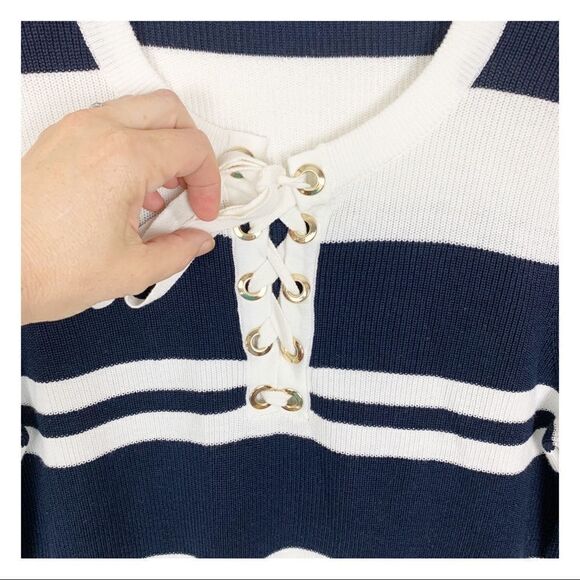 Tommy Hilfiger B/W Striped Sweater w/Bell Sleeves - Picture 3 of 12